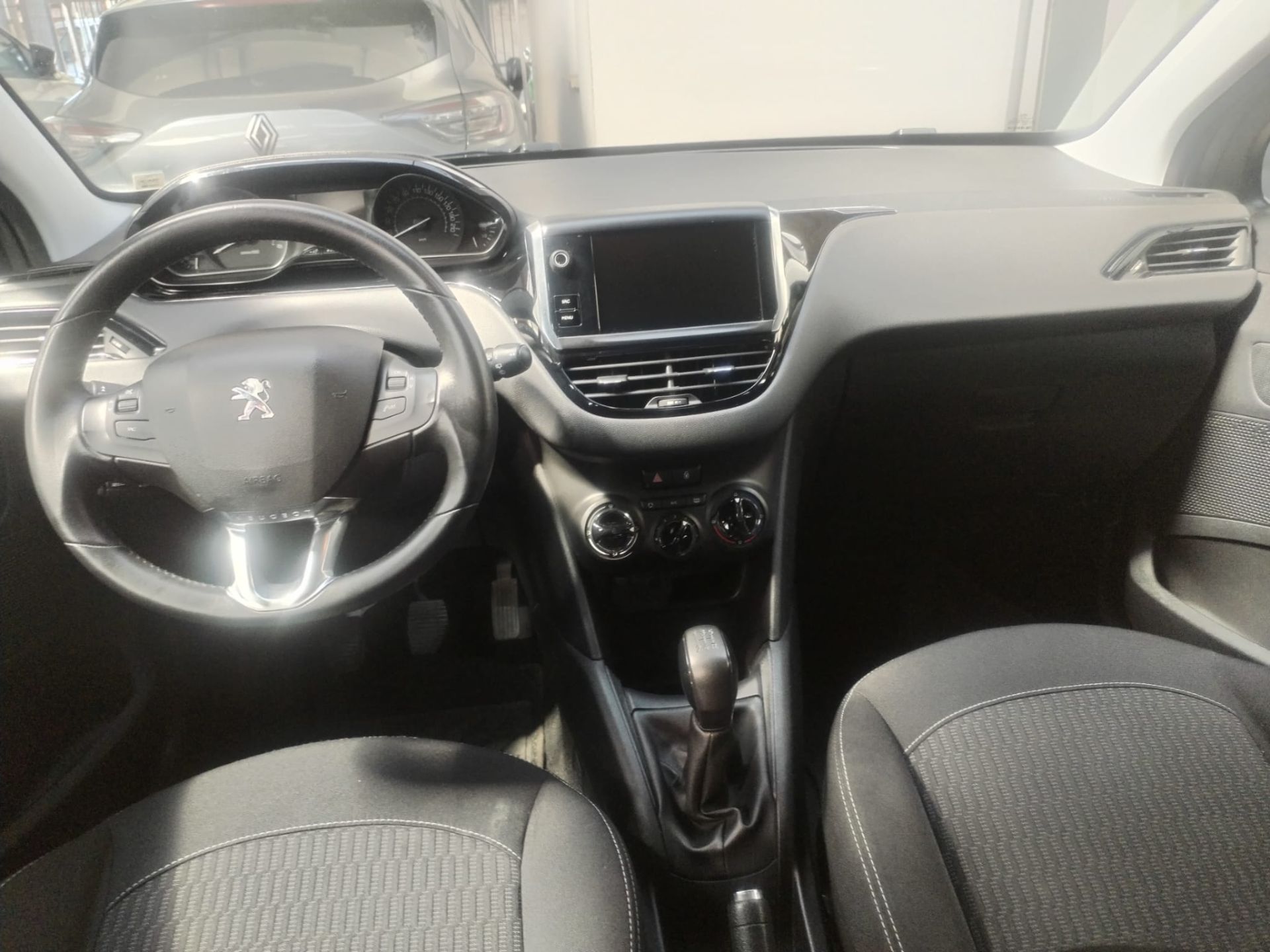 Peugeot 208 BlueHDi 100 S&S 5p. Active