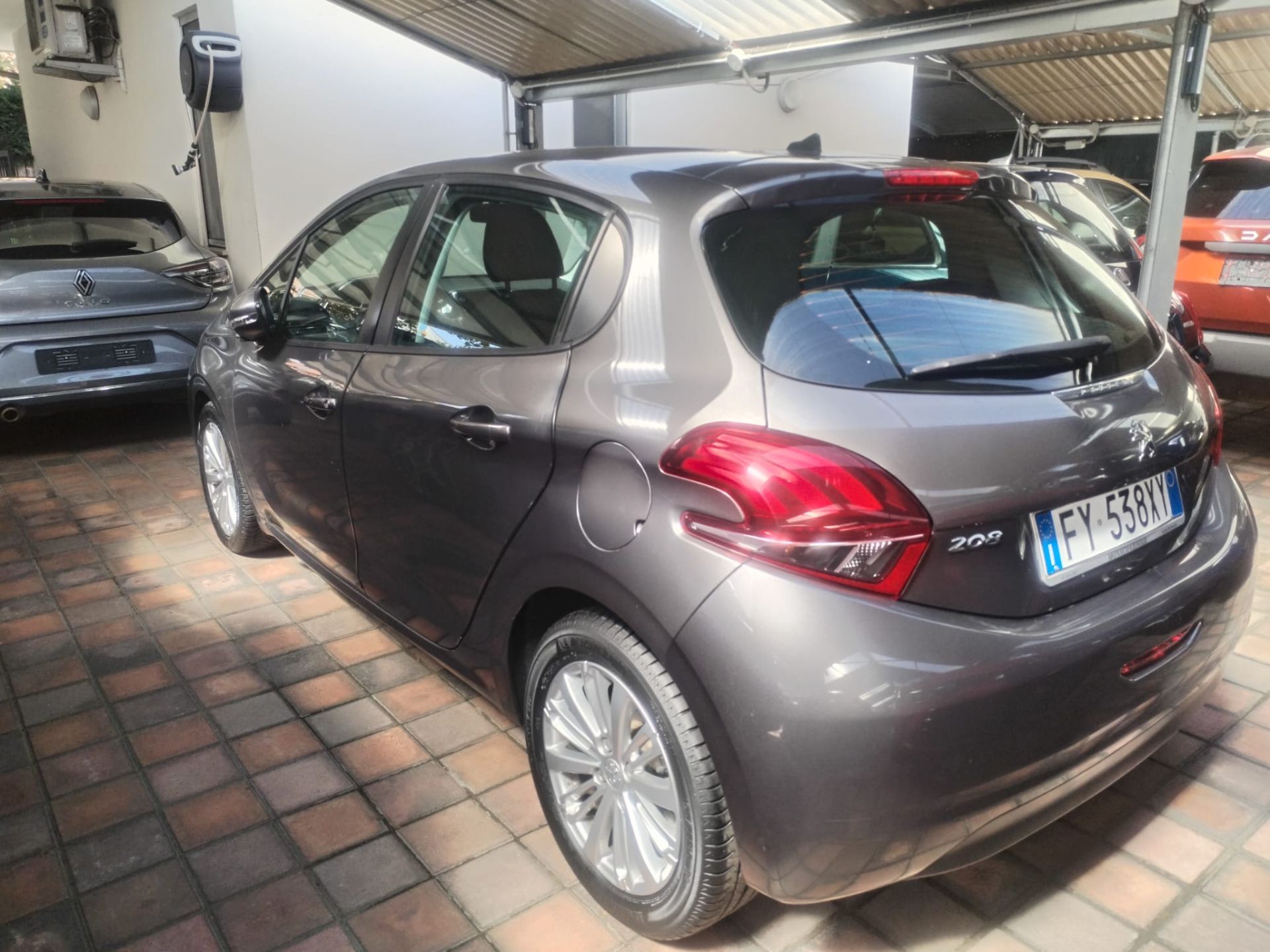 Peugeot 208 BlueHDi 100 S&S 5p. Active