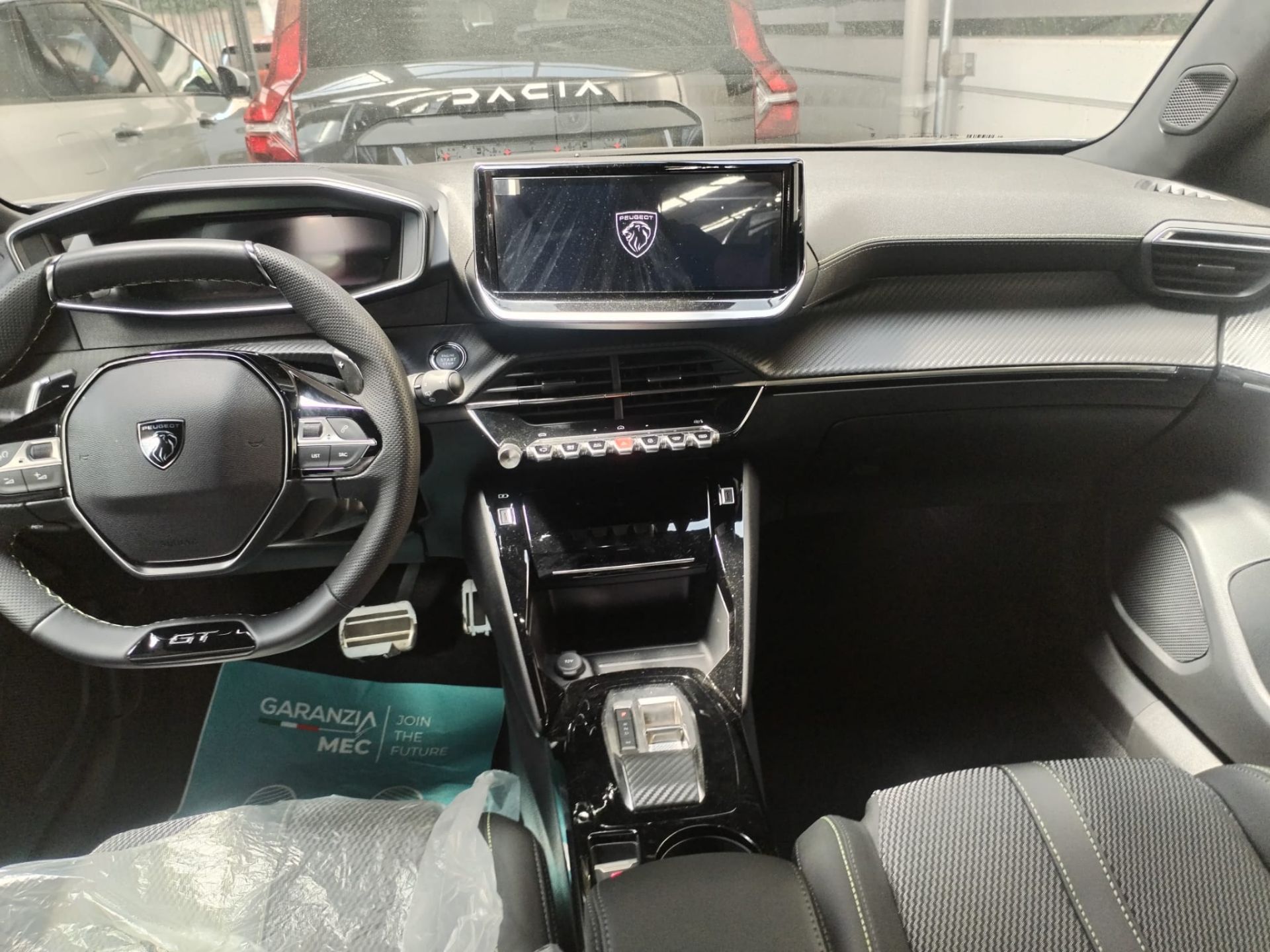 Peugeot 2008 Hybrid 145 E-DCS6 Allure
