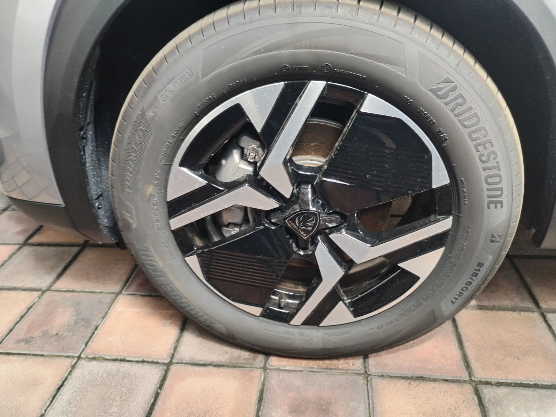 Peugeot 2008 Hybrid 145 E-DCS6 Allure