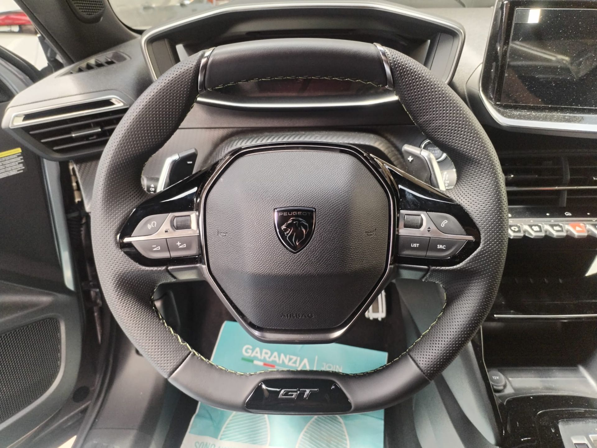 Peugeot 2008 Hybrid 145 E-DCS6 Allure