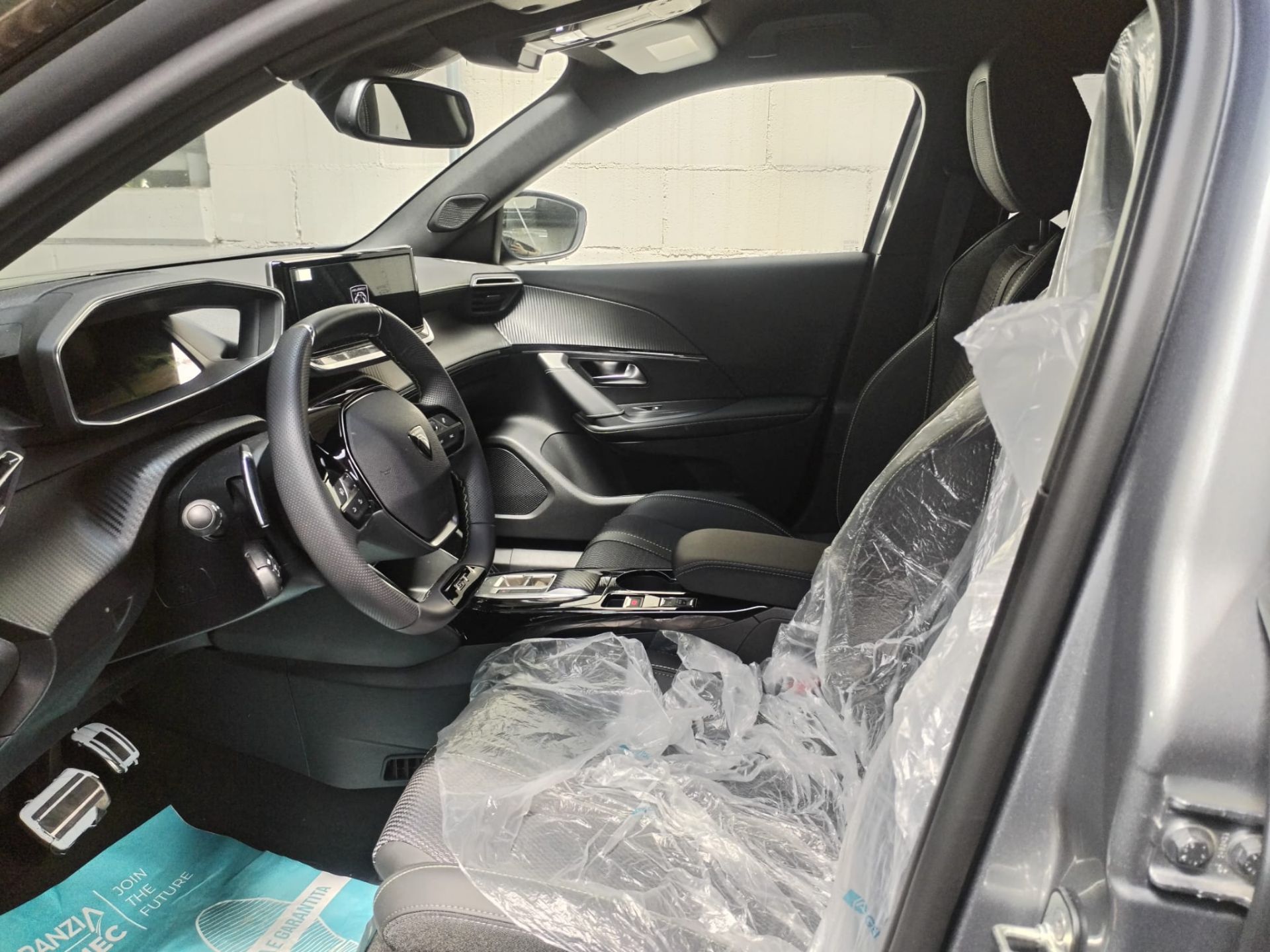 Peugeot 2008 Hybrid 145 E-DCS6 Allure