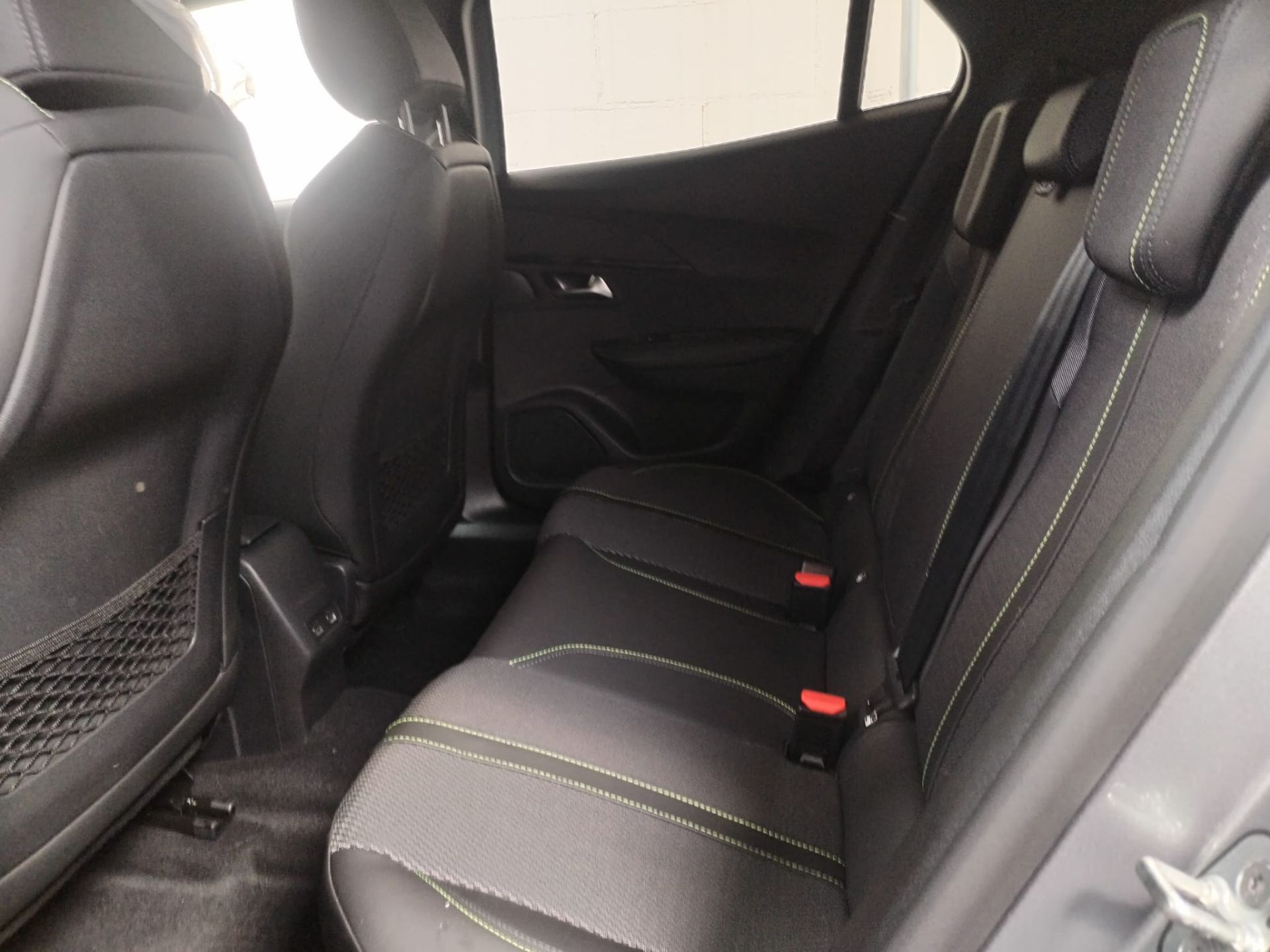 Peugeot 2008 Hybrid 145 E-DCS6 Allure