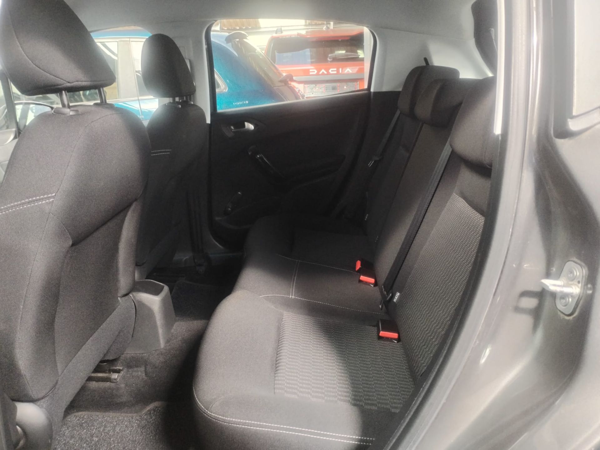 Peugeot 208 BlueHDi 100 S&S 5p. Active
