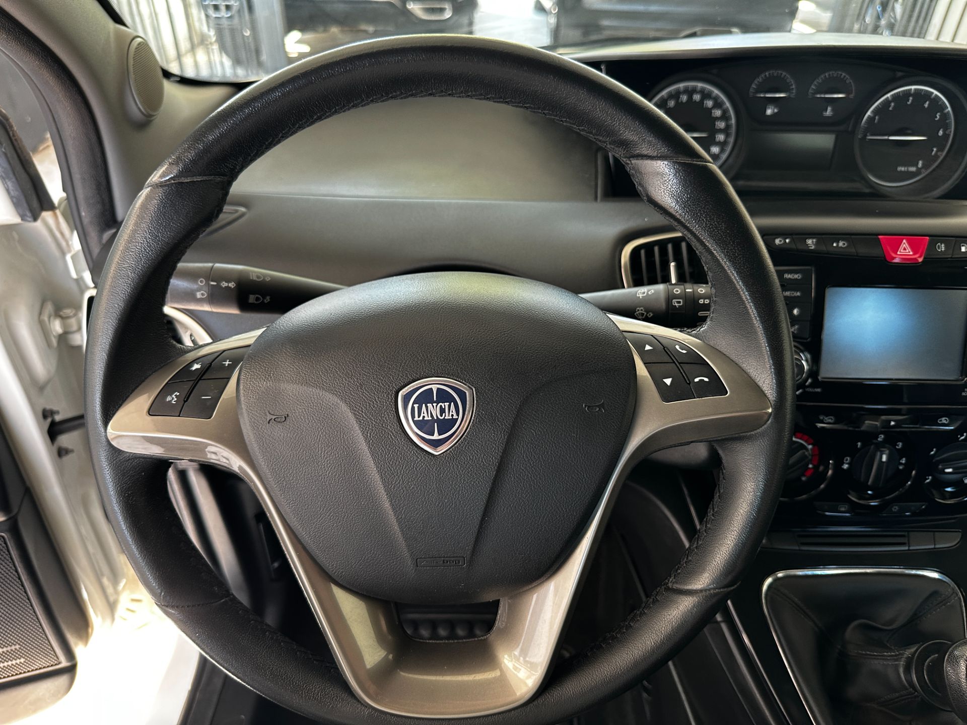 Lancia Ypsilon