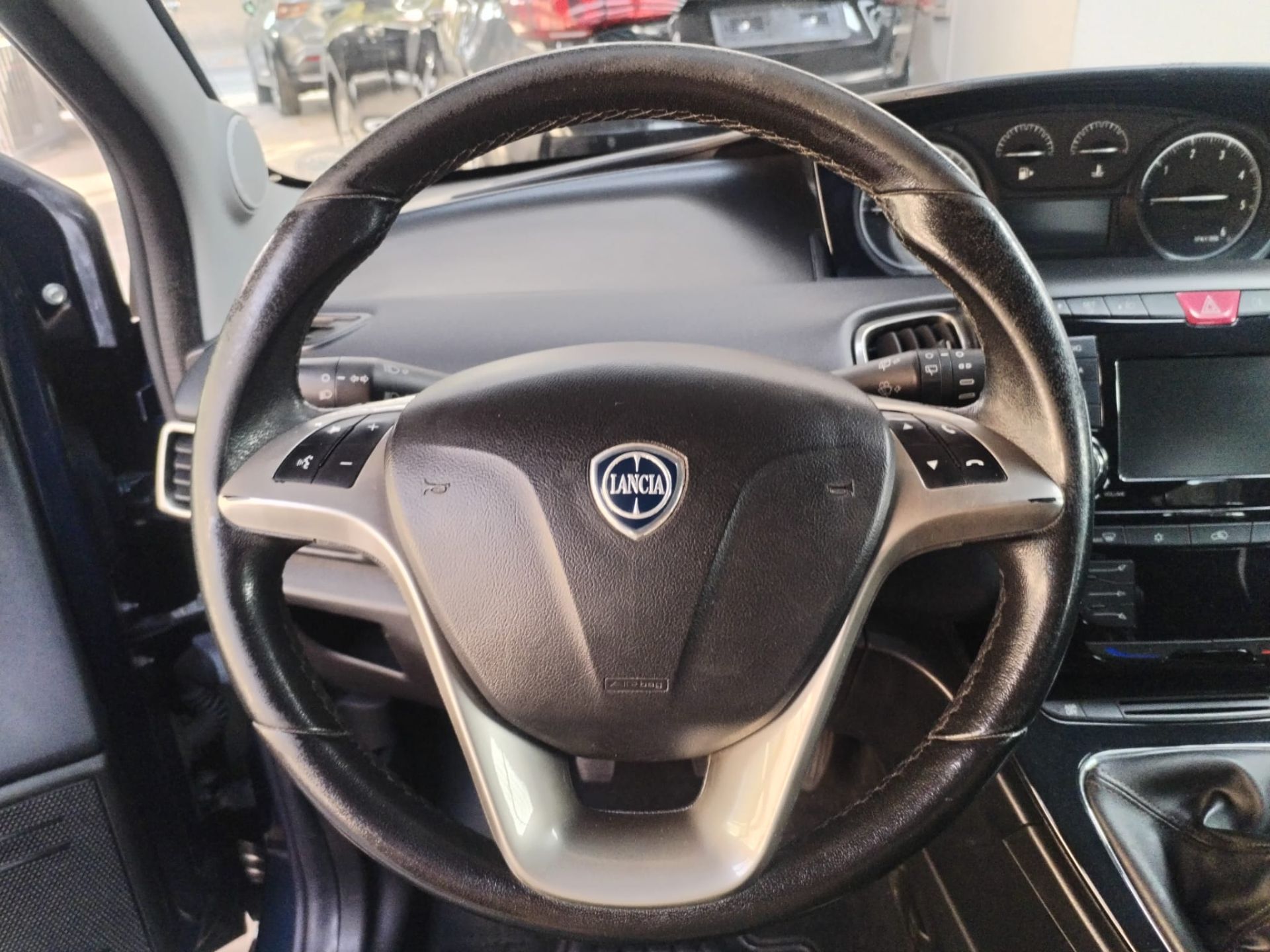 Lancia Ypsilon